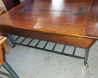 Matching set of coffee table & 2 end tables. All have flip top lid (1 side)