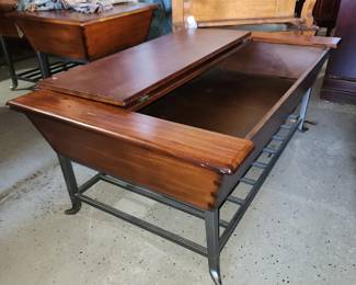 Matching set of coffee table & 2 end tables. All have flip top lid (1 side)