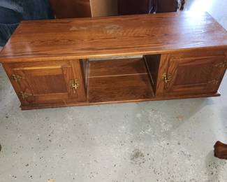 Coffee table w 2 matching end tables, brass fixtures