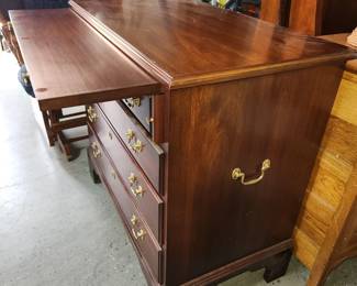 Mahogany Henkel Harris chest, style 2401