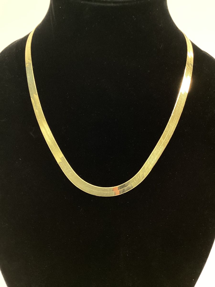 20inch 14k 7mm Herringbone 22 grams Amazing condition, perfect length Herringbone necklace