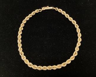 8.5inch 14k 3.7mm Rope link 4.2 grams This bracelet features a notched tube clasp