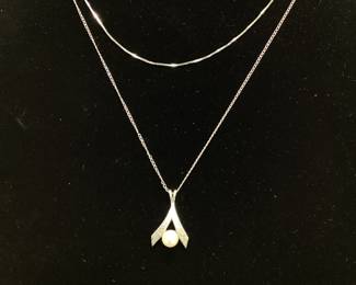 14k white gold lot 3.65grams 2 chains, linked and box link with pearl pendant