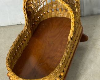 Wicker bassinet