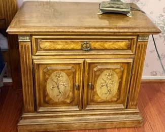 2 vintage Stanley nightstand floral design