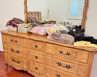 light wood dresser w/mirror