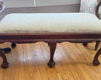 Beautiful French Provincial style / Louis XV style bench clawfoot