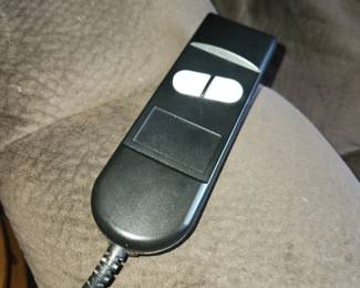 Qty 2 power lift chairs