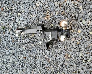 Drop hitch w/ 3 balls