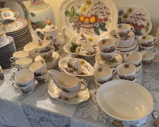 Spode "Reynolds" Porcelain China (84pc)