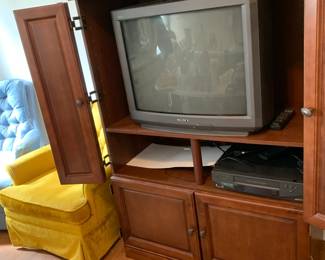 #54	Entertainment center 4 doors 1 shelf Wood w tv 42x22x60	 $30.00 	   	 	