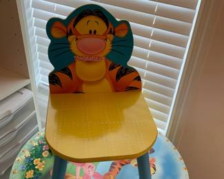 #41	Pooh kids round table w 2 chairs 24x18"	 $25.00 			