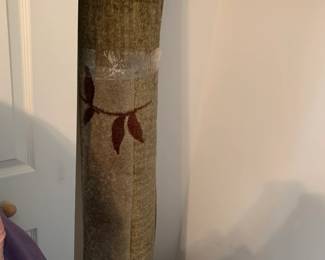 #30	Nylon Allen &  Roth 5,3"x7'6" tan and purple	 $75.00 			