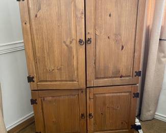 Entertainment center