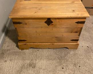 Wood trunk - medium size