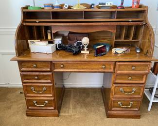 Roll top desk