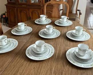 Florentine by Sterling China Japan Eight 5Piece Place Settings