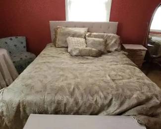 Queen Bed Upholstered Headboard, Includes Mattress Boxspring