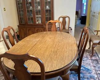 Oak Queen Anne 8pc Oval Dining Set by Bernhardt