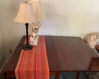 Fold out table, lamps, runner