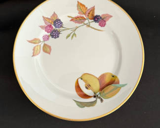 Lot 28: 8 -Royal Worcester Evesham Gold Bread & Butter Plate