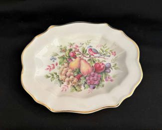 Lot 14: Vintage 1976 serving platter