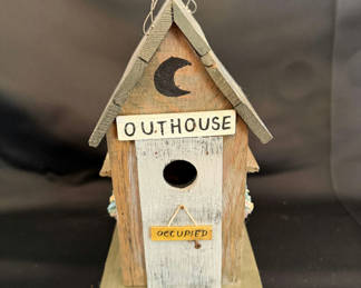 Lot 35: Handcrafted rustic wood birdhouse