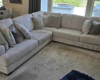 KR148Ashley sectional with rug