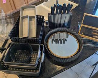 KR192Steak Knives, Cheese Knives And Storage 