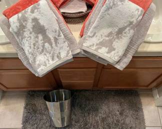 KR108Bathroom Necessities