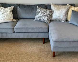 KR107Couch With Decorative Pillows  Throw