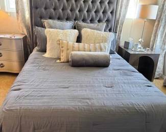 KR160Grey Queen Tufted Bedframe