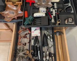 KR217Maple Leaf Plates, Cookie Cutters, Wine  Cheese, And Tools Too