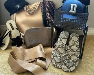 KR213Womens Accessories  FlipFlops