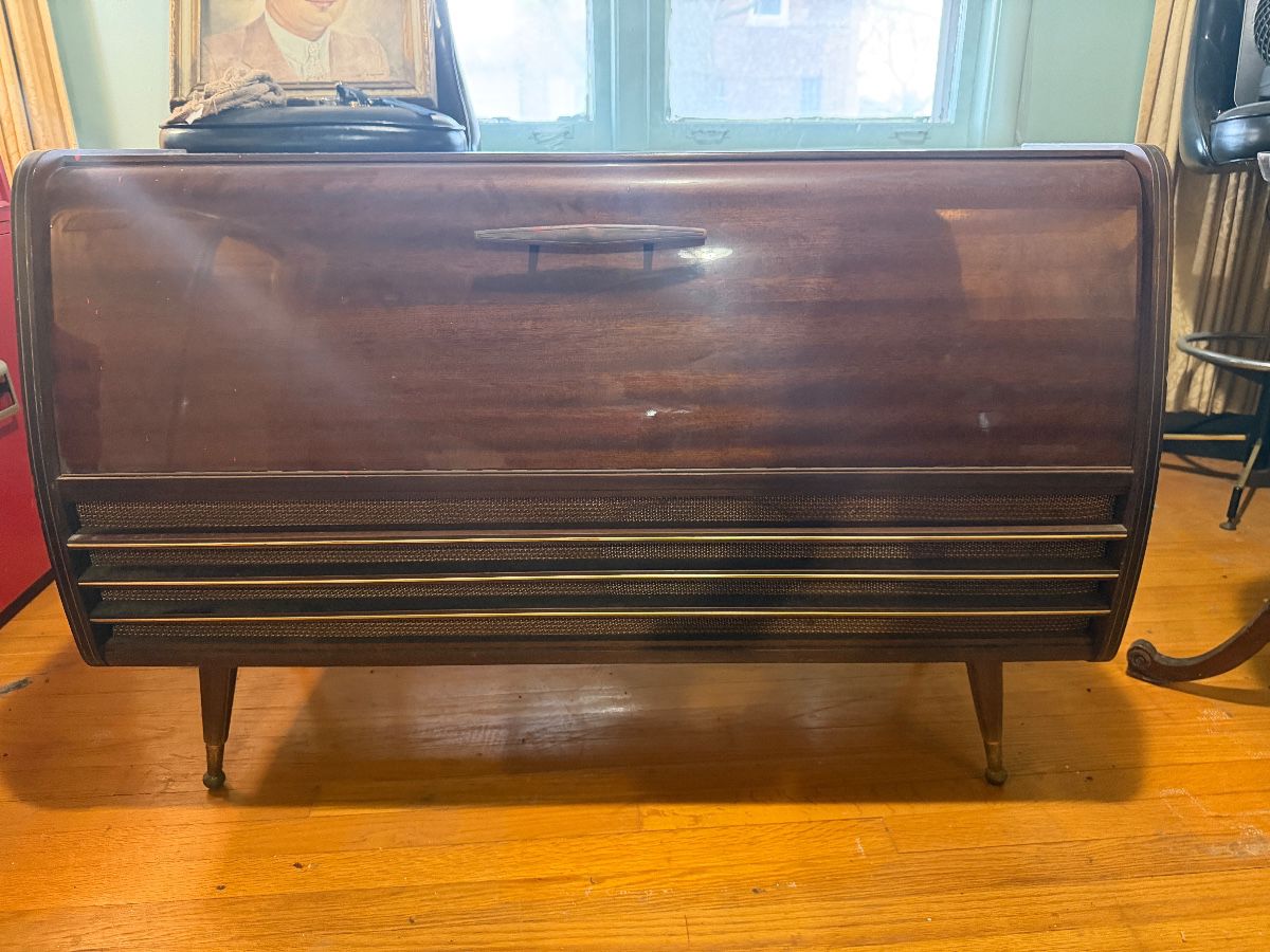 Gorgeous German Hawaiian Stereo / Radio