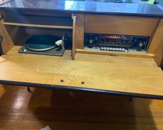 Hawaiian Stereo Radio / Record Player