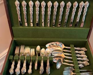 Silverplate flatware set in wooden chest