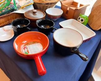 Enamelware skillets, cast iron and ceramic cookware