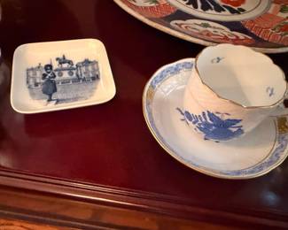 Blue and white porcelain teacup and trinket dish