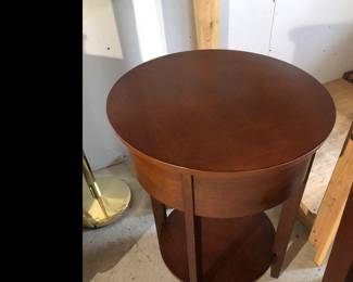 Round end table with drawer, all wood. Great condition!