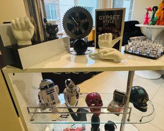 Contemporary white bar