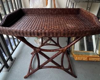 Outdoor wicker tray table