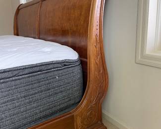 Side profile of headboard of Thomasville sleigh bed (we believe this bedroom set is from the Elysee Collection)