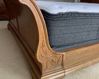 Side profile of footboard of Thomasville sleigh bed (we believe this bedroom set is from the Elysee Collection)        