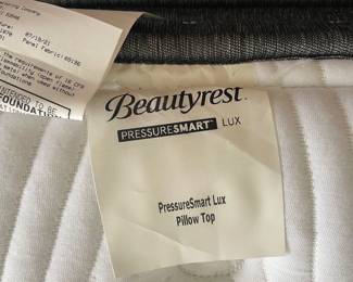 Beautyrest PressureSmart Lux Pillow Top Mattress (King size)