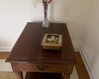 End table w/drawer
