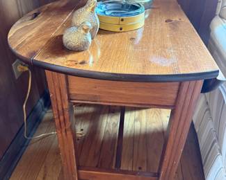 Knotty pine drop side end table