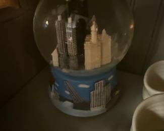Chicago Skyline Snow Globe