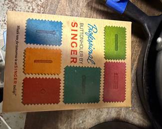 Singer Professional Buttonholer Attachment 32Z