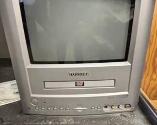 Toshiba TV/DVD Combo MD9DL1